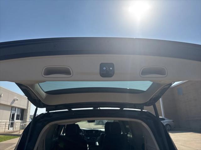 used 2022 Chrysler Pacifica Hybrid car, priced at $25,357