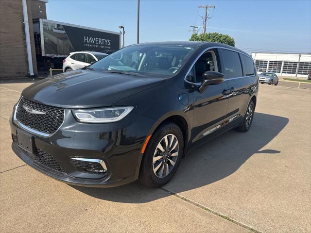 used 2022 Chrysler Pacifica Hybrid car, priced at $25,357