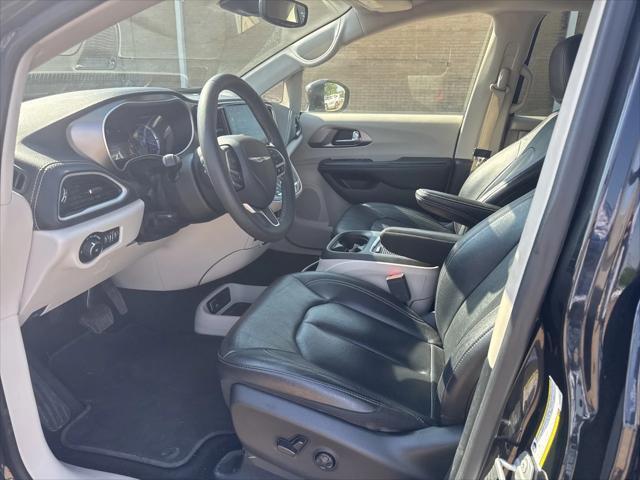 used 2022 Chrysler Pacifica Hybrid car, priced at $25,357