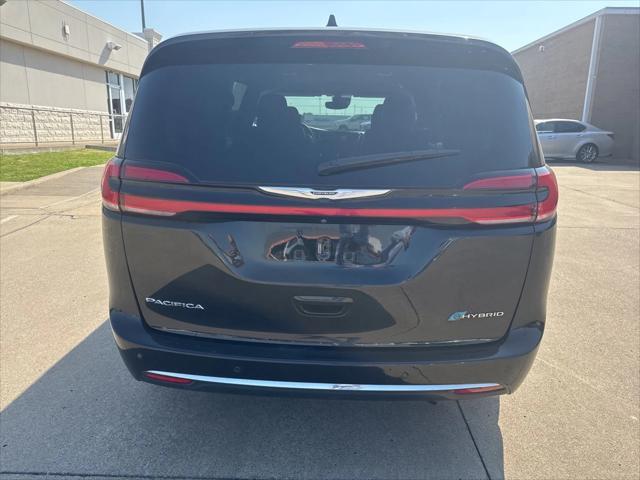 used 2022 Chrysler Pacifica Hybrid car, priced at $25,357
