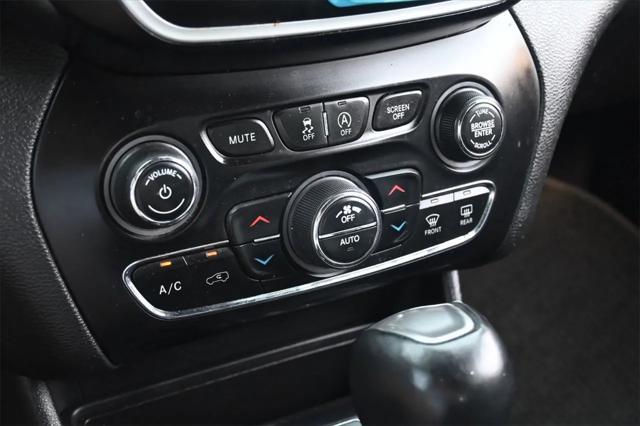 used 2021 Jeep Cherokee car, priced at $16,295