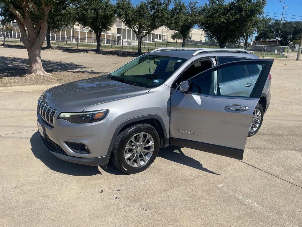 used 2019 Jeep Cherokee car, priced at $15,424