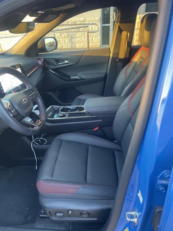 used 2025 Chevrolet Equinox car, priced at $29,984