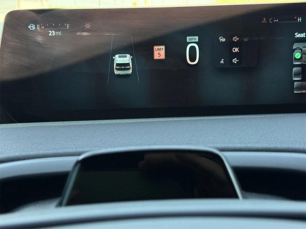 used 2025 Ford Expedition car, priced at $75,337