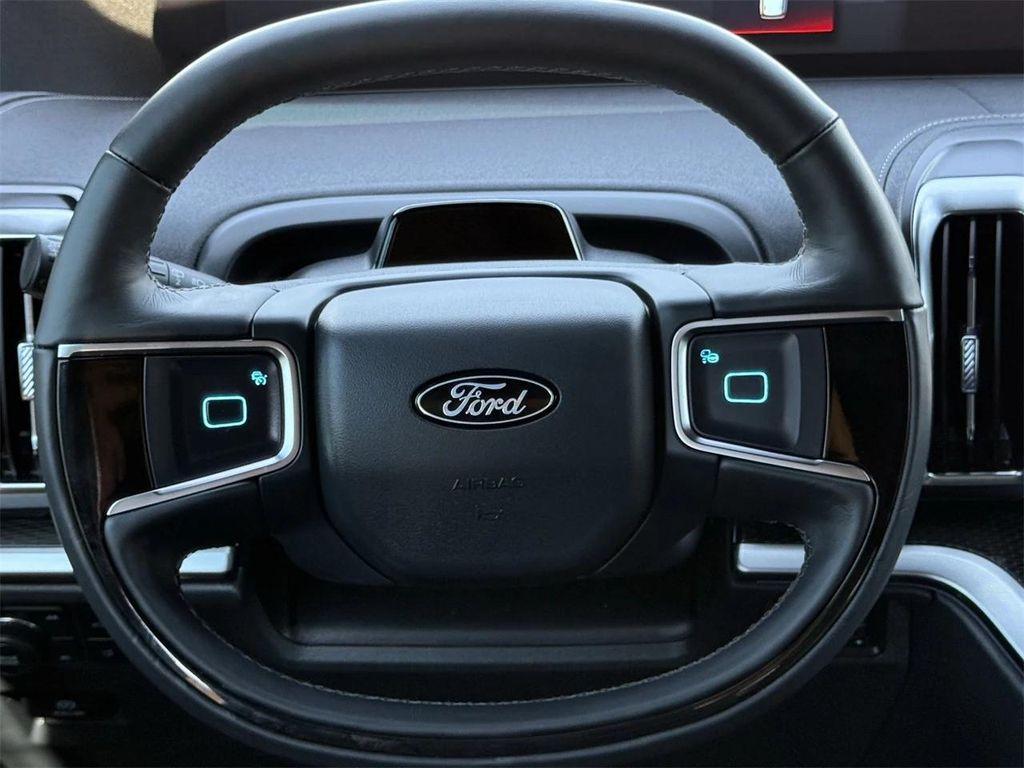 used 2025 Ford Expedition car, priced at $75,337