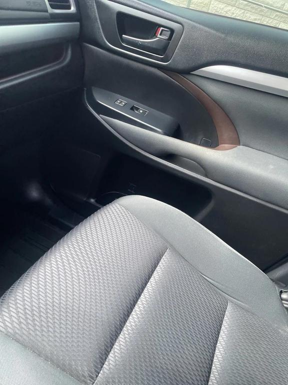 used 2018 Toyota Highlander car, priced at $17,391