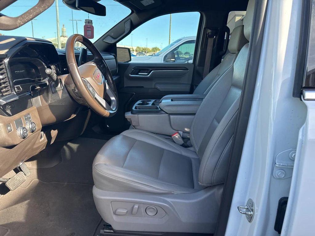 used 2024 GMC Sierra 1500 car, priced at $40,255