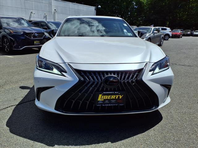 used 2024 Lexus ES 300h car, priced at $41,999