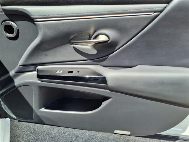 used 2024 Lexus ES 300h car, priced at $41,999