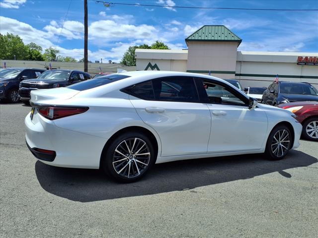 used 2024 Lexus ES 300h car, priced at $41,999