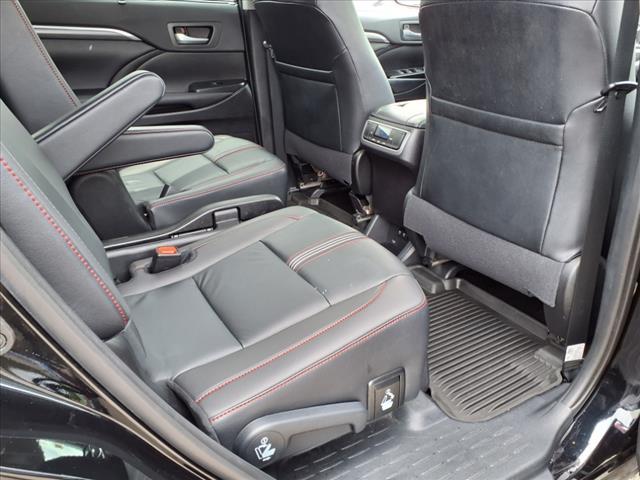 used 2019 Toyota Highlander car, priced at $33,597