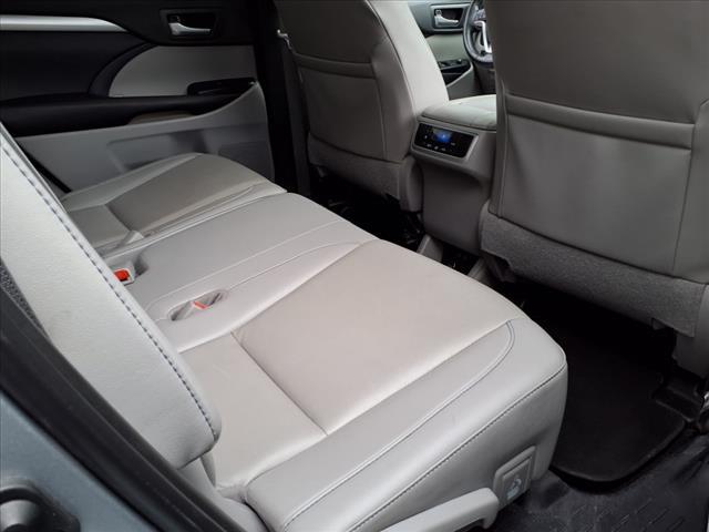 used 2019 Toyota Highlander car, priced at $26,998