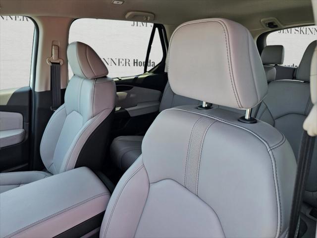 new 2025 Honda Pilot car, priced at $48,202