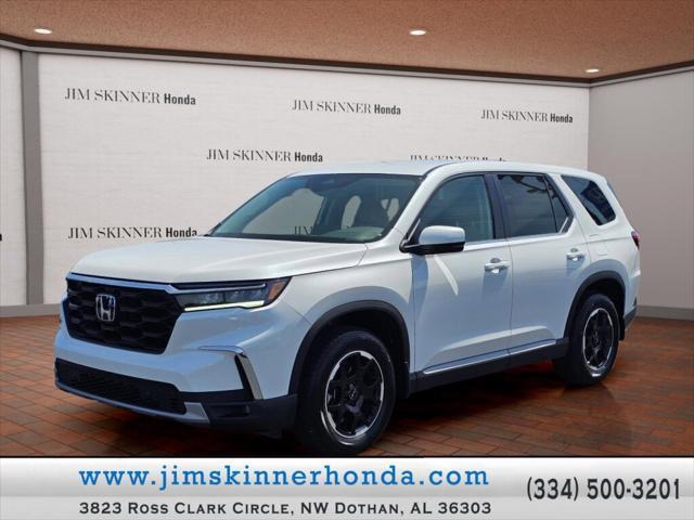 new 2025 Honda Pilot car, priced at $48,202