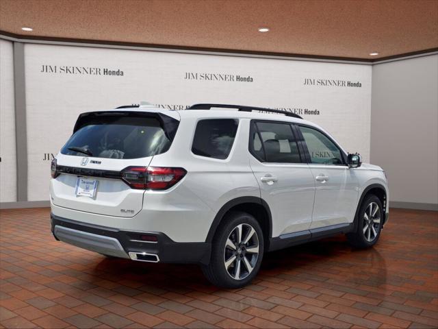 new 2025 Honda Pilot car, priced at $55,882
