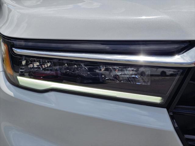 new 2025 Honda Pilot car, priced at $55,882
