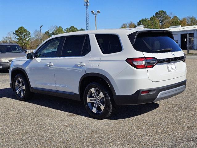 new 2025 Honda Pilot car, priced at $45,350