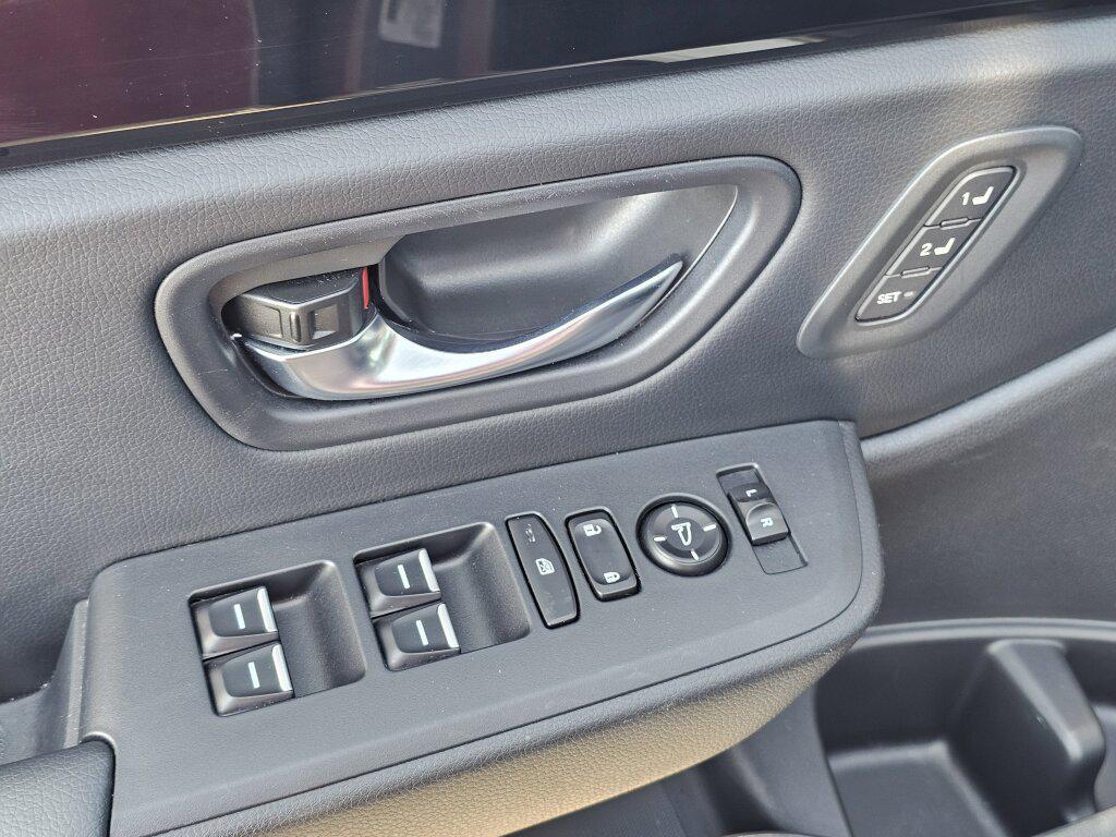 used 2023 Honda Pilot car, priced at $44,990