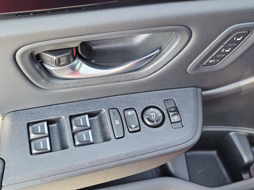new 2025 Honda Pilot car, priced at $45,948