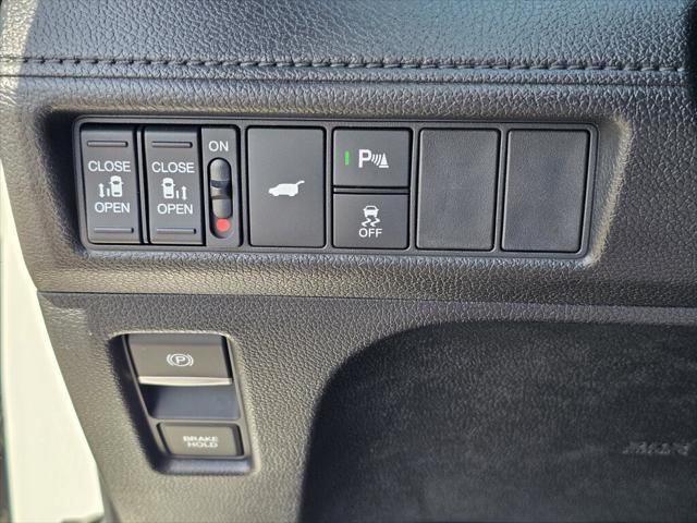 used 2025 Honda Odyssey car, priced at $45,990