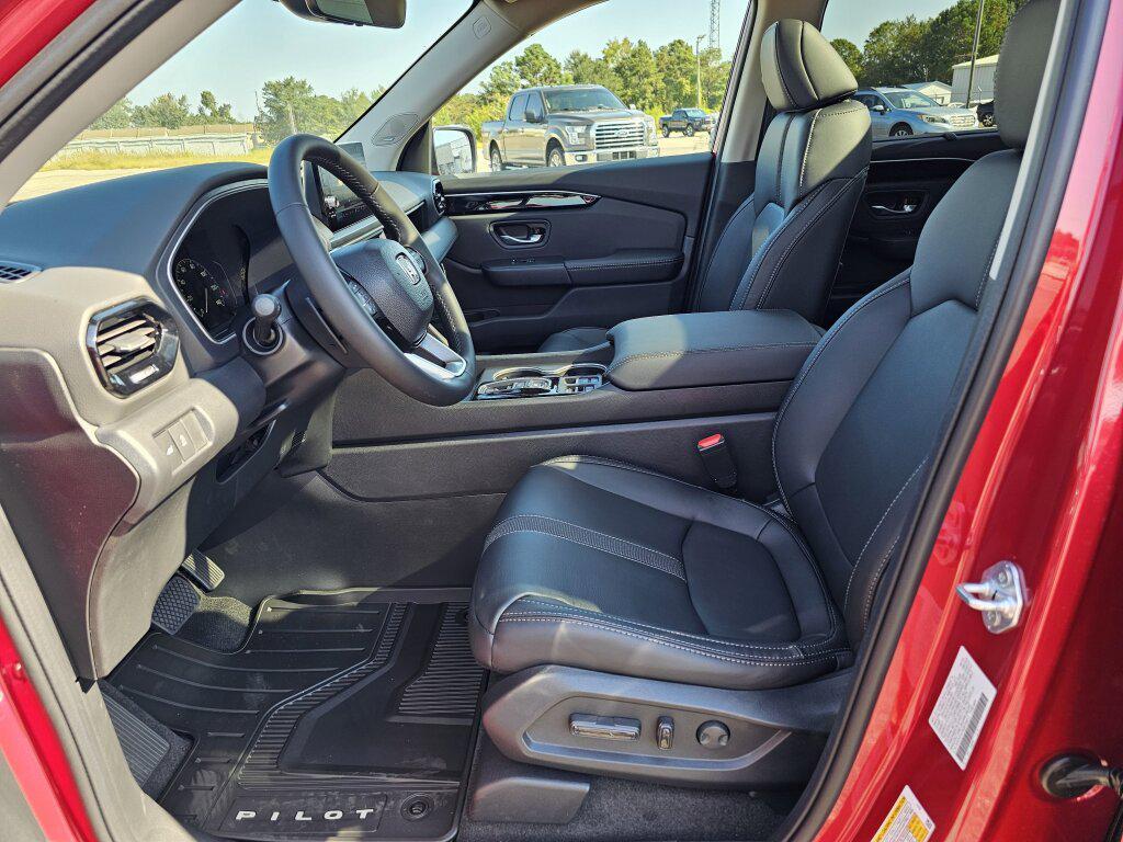 new 2025 Honda Pilot car, priced at $52,447