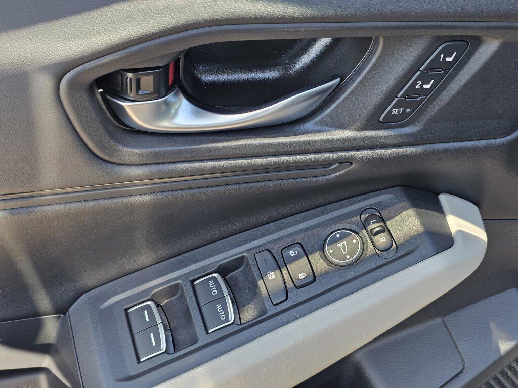 new 2025 Honda Accord Hybrid car, priced at $37,188