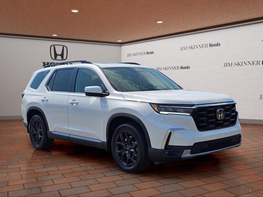 new 2025 Honda Pilot car, priced at $52,247
