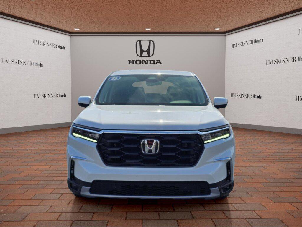 new 2025 Honda Pilot car, priced at $48,103