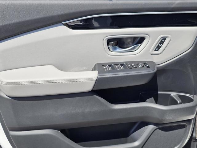 new 2025 Honda Pilot car, priced at $52,202