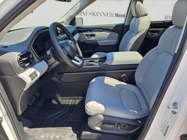 new 2025 Honda Pilot car, priced at $52,202
