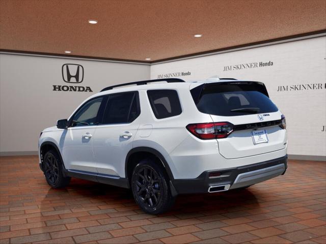 new 2025 Honda Pilot car, priced at $52,202