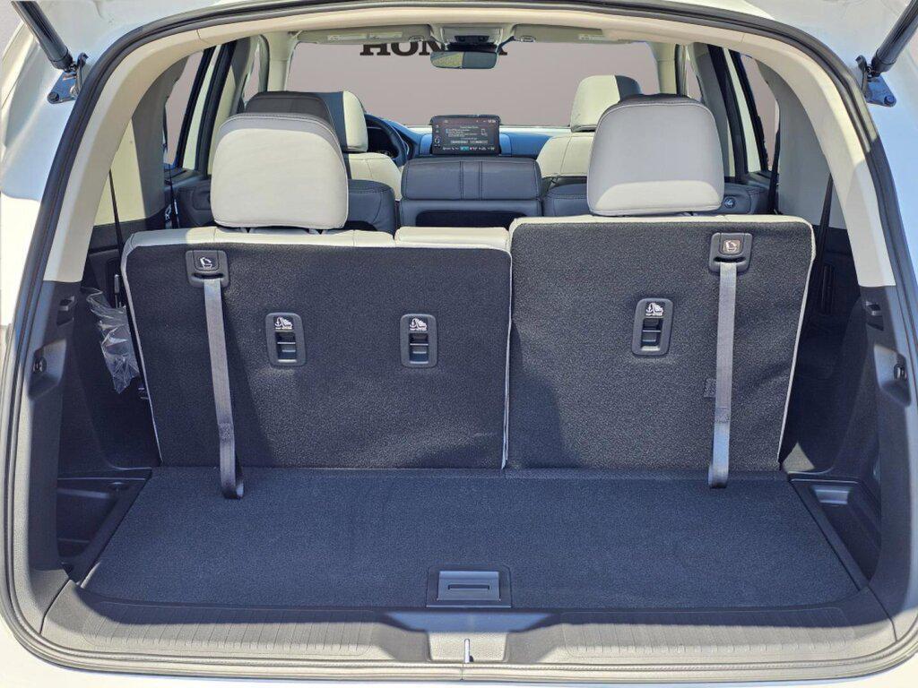 new 2025 Honda Pilot car, priced at $52,202