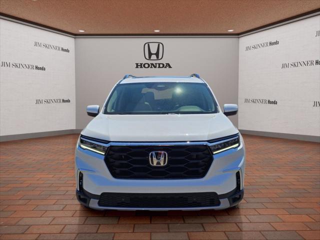 new 2025 Honda Pilot car, priced at $52,202