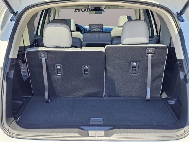 new 2025 Honda Pilot car, priced at $52,202