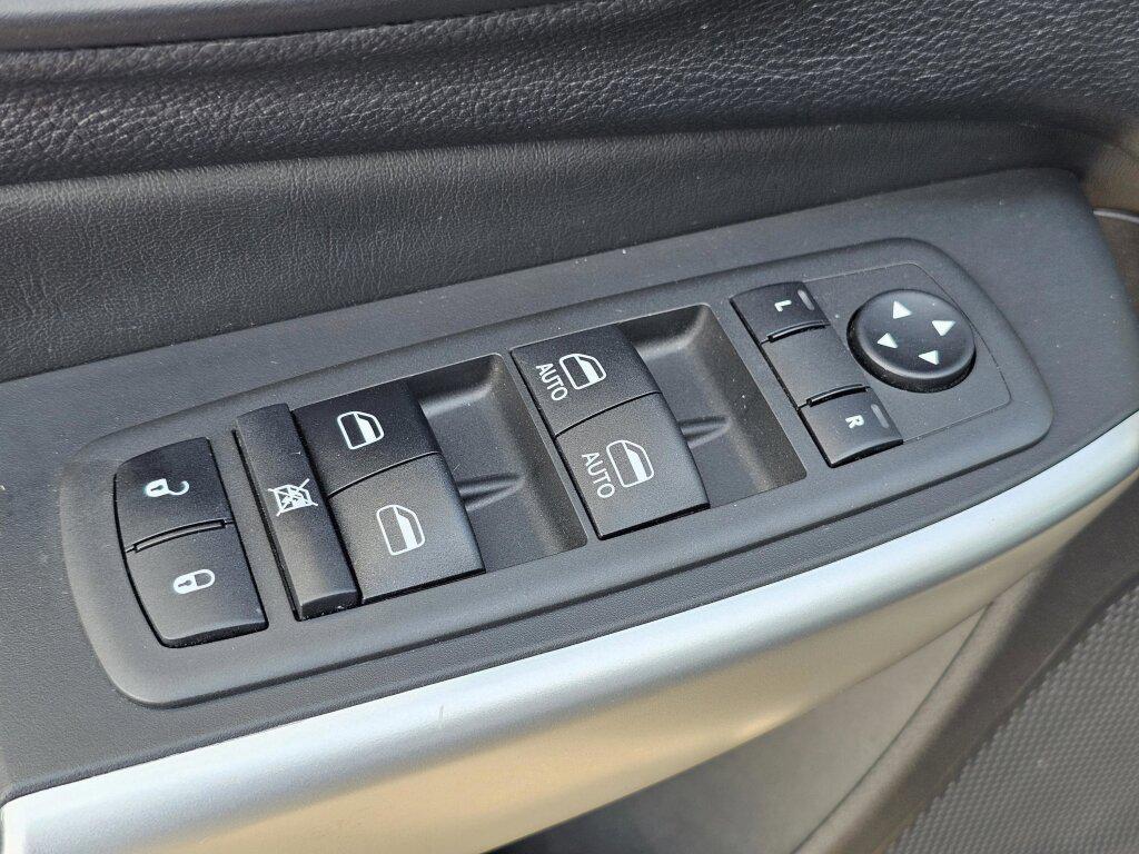 used 2022 Jeep Cherokee car, priced at $26,990