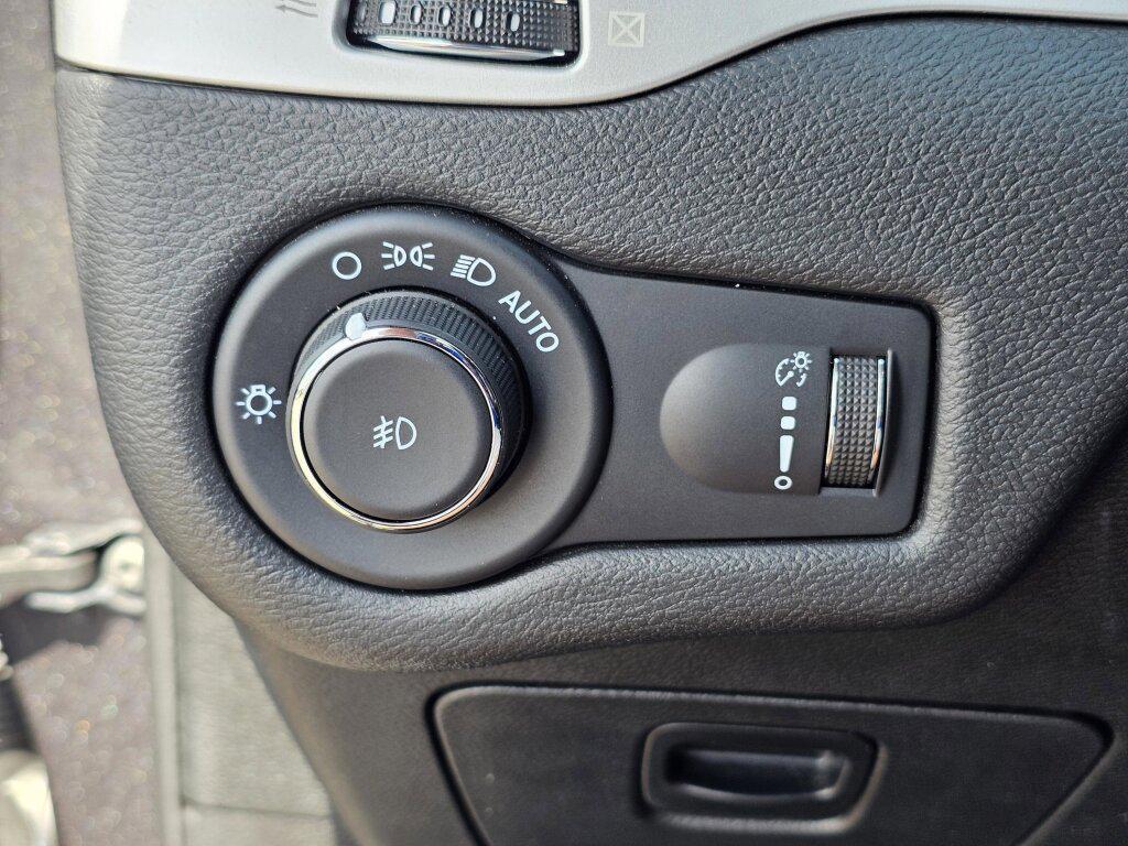 used 2022 Jeep Cherokee car, priced at $26,990
