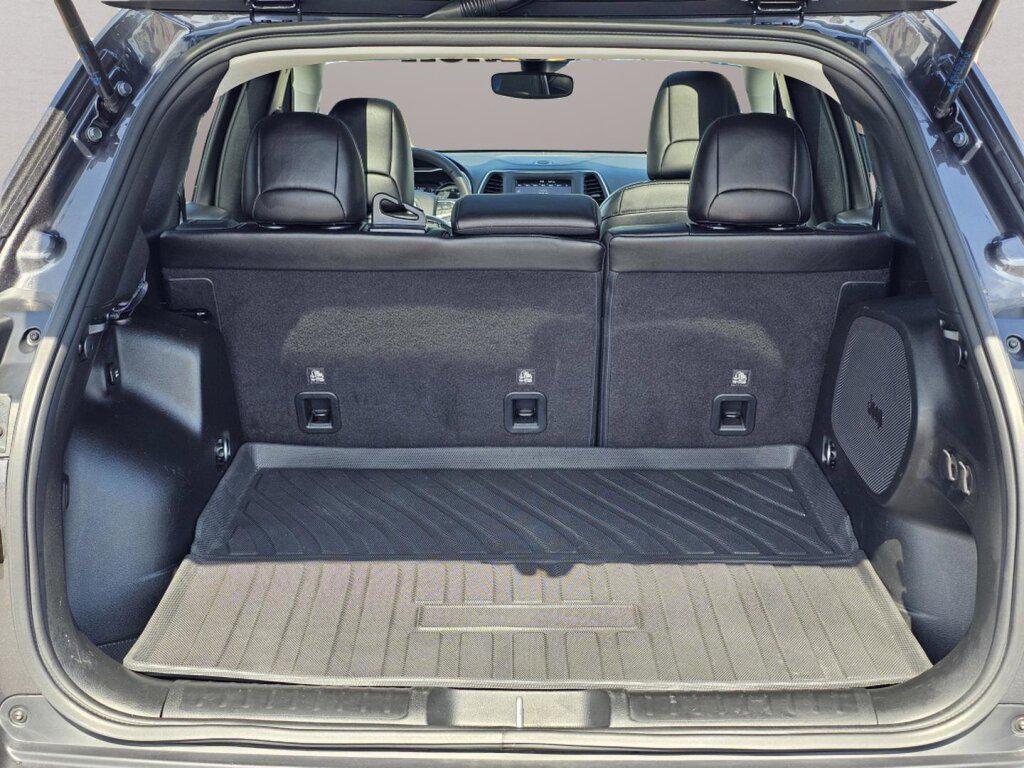 used 2022 Jeep Cherokee car, priced at $26,990