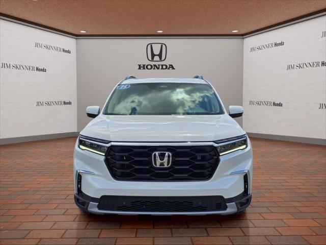 new 2025 Honda Pilot car, priced at $52,202