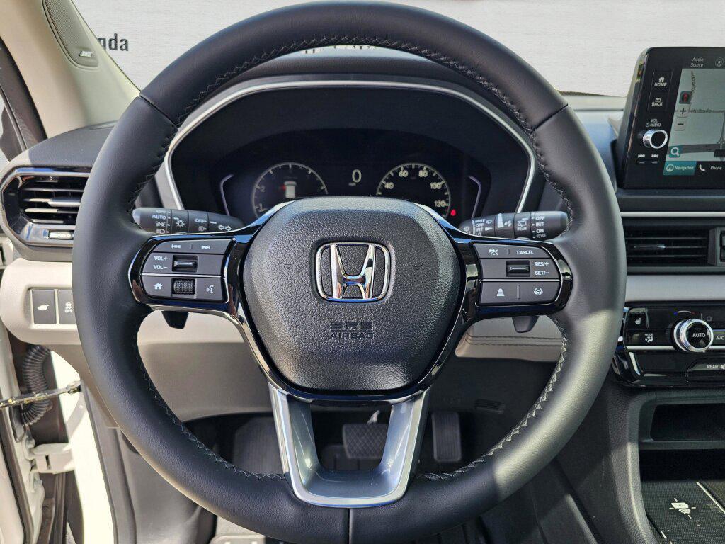 new 2025 Honda Pilot car, priced at $52,202
