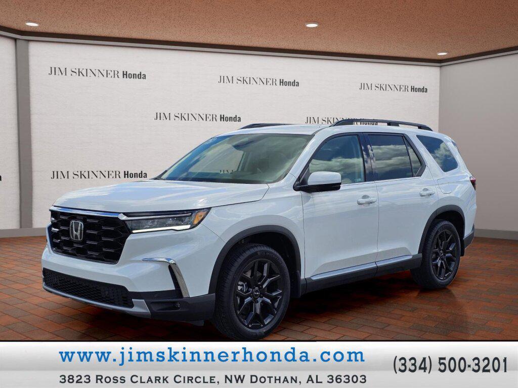 new 2025 Honda Pilot car, priced at $52,202