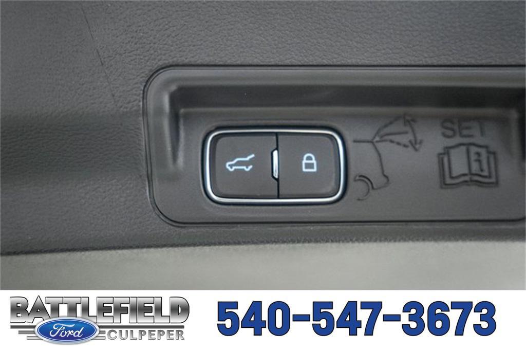 new 2025 Ford Explorer car, priced at $40,500