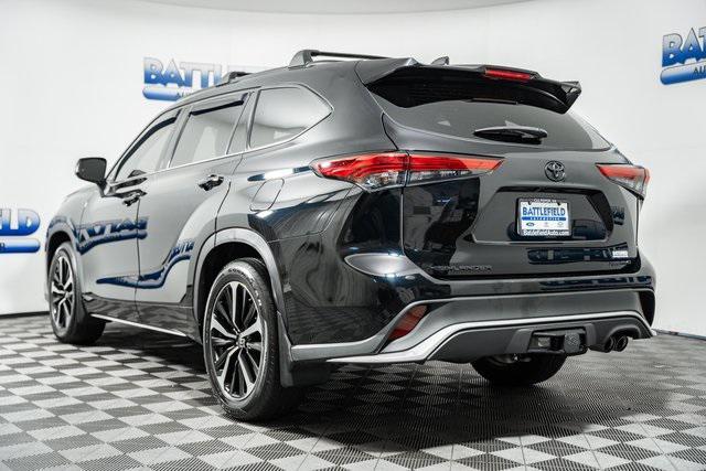 used 2022 Toyota Highlander car, priced at $35,994