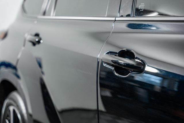 used 2022 Toyota Highlander car, priced at $35,994
