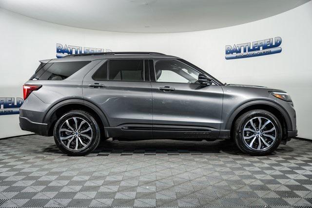 used 2025 Ford Explorer car, priced at $43,500