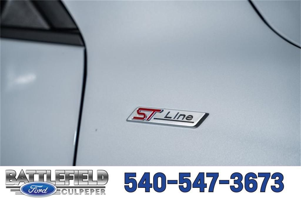 new 2025 Ford Escape car, priced at $25,990