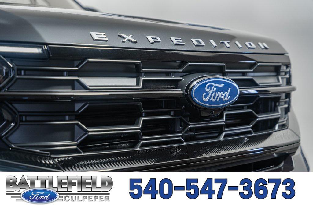 new 2025 Ford Expedition car, priced at $70,000
