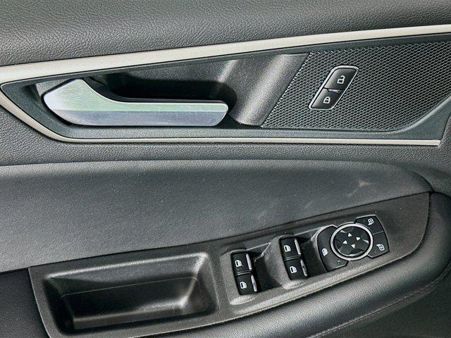 used 2024 Ford Edge car, priced at $22,397
