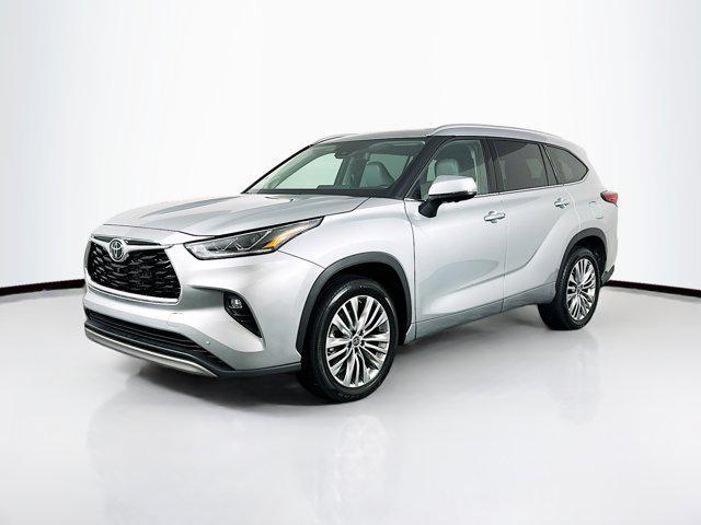 used 2023 Toyota Highlander car, priced at $42,789