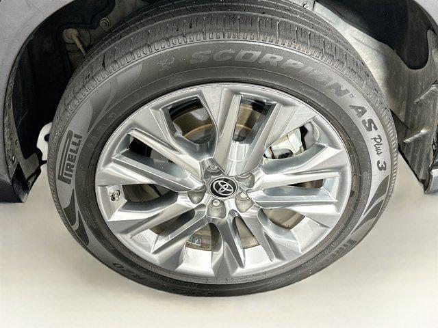 used 2020 Toyota Highlander car, priced at $28,999