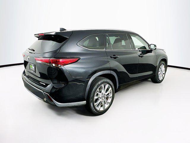 used 2020 Toyota Highlander car, priced at $28,999